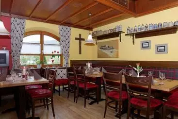 Отель Zum Edlhof