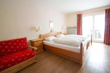 Apartamenty turystyczne Apartments  Und Ferienhaus Anton