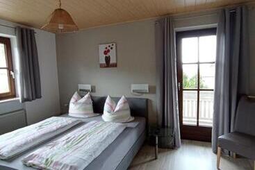 Bed and Breakfast Ferienwohnungen König