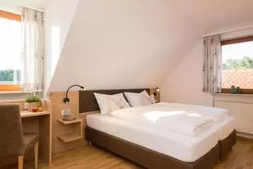 Gasthof Pension Brauner Hirsch In Alfeld   Mittelfranken