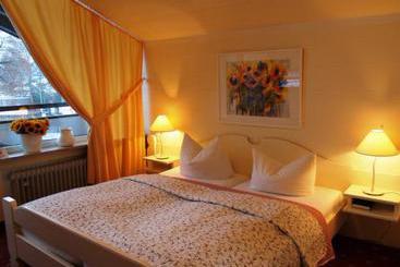 Hotelli Föhrenhof Garni