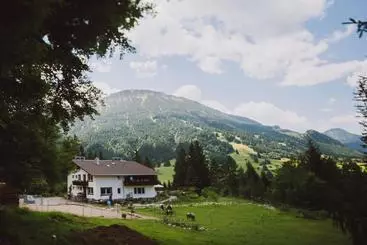 Hotel Gruppenhaus Dreimäderlhaus
