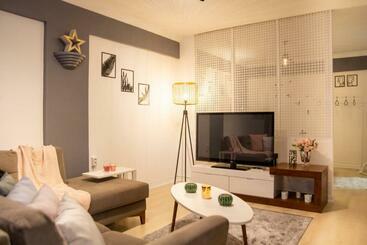 Pisos turísticos Amazing Flat Near The Coast With A Delightful Shared Terrace Close To Public Transportation In Karsi