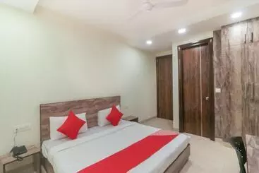 Hotel Collection O Comfort Residency Near Artemis Hospital