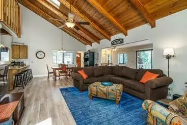 ツーリストアパートメント Three Wild Turkeys   Amazing Outdoor Spaces! 2 Decks!