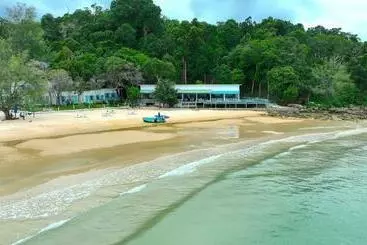 Albergue Bodega Beach Resort