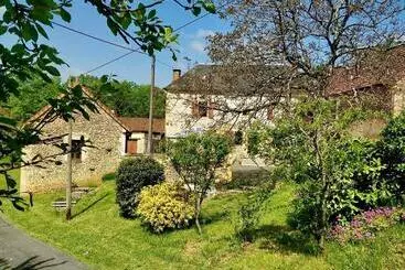 ベッドアンドブレックファースト Domaine La Salvagie, Chambres D Hôtes Avec Spa, Sauna, Piscine, Massages