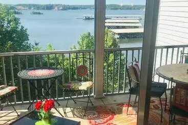 ホテル Lake View Escape