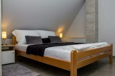 Pensionat Feher Akac Guest House