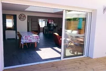 ツーリストアパートメント Maison De 5 Chambres Avec Jardin Clos Et Wifi A Larmor Plage