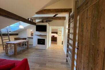 Appartements touristiques Belabri   Centralissime Mansarde Charme&comfort Cir 0215 0216