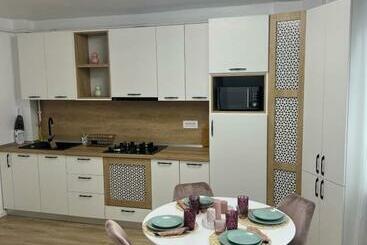 דירות לתיירים Sunset Lux Apartament