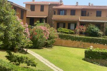 游客公寓 Loasi Di Lidia Villasimius