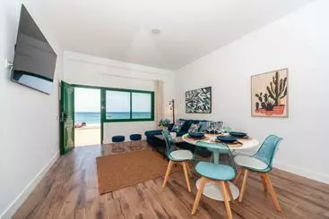 ツーリストアパートメント Luxury Suite Sea Front V