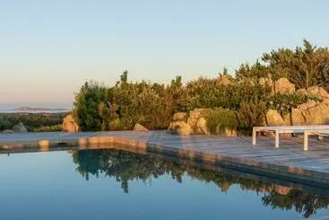 Turistihuoneistot Villa With Pool And Panoramic View Costa Smeralda