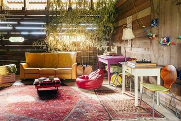 هاستل Nomads Glamp