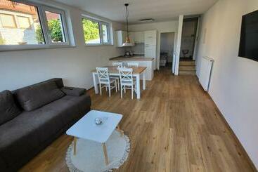 דירות לתיירים Annie S Apartment