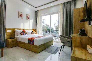 بنسيون Sierra Inn By Shrigo Hotels