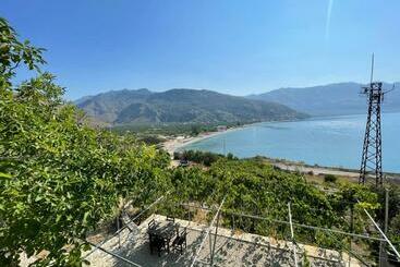 Pensjonat Qeparo Hill Apartments