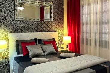 ツーリストアパートメント Elegant Style 3 Bedroom Brand New Apartment