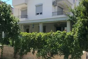 ツーリストアパートメント Müstakil Bahçeli Denize 3 Dk Triplex Villa