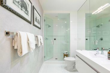 آپارتمانهای توریستها New San Juan 303 By Avantstay Modern Penthouse W Deck Overlooking Main Street