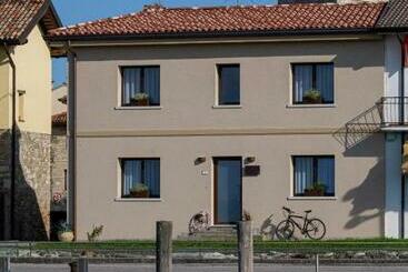 مبيت وإفطار Ae Masanete