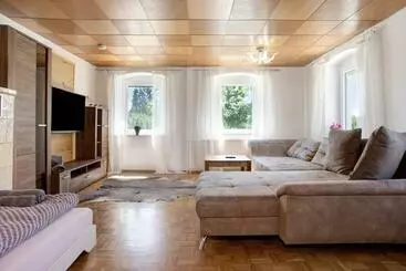 ツーリストアパートメント Bauernhofwohnung Friedrichshafen