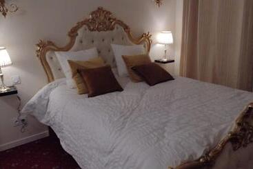 Pensjonat Appartement Baroque Sully