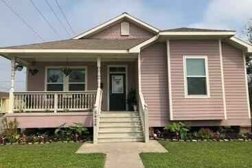 شقق خاصة سياحية The Dusty Rose Château