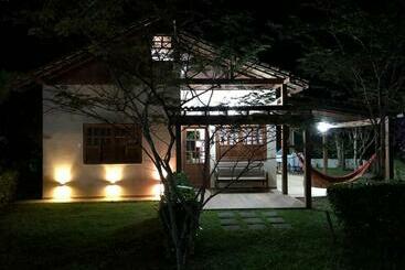 Жильё для туристов Charmoso Chalé 09 Domingos Martins Condomínio Village Rio Da Montanha