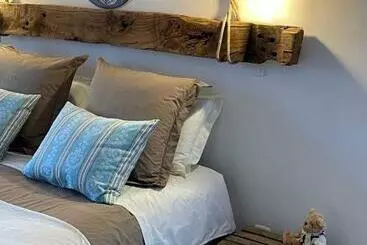 Majatalo Le Mas De Mirabel