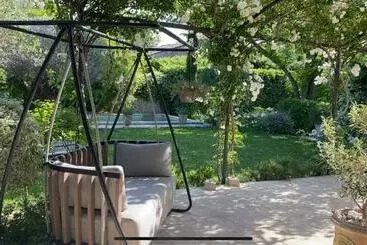 Majatalo La Paradoune 1