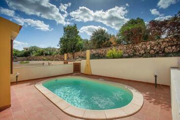 Turistlägenheter Villetta Con Piscina   Budoni   Sa Domo E S Istiu