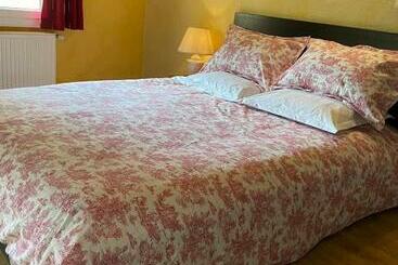 Пансион Jolie Chambre Avec Petit Jardin Vue Magnifique Pernes Les Fontaines