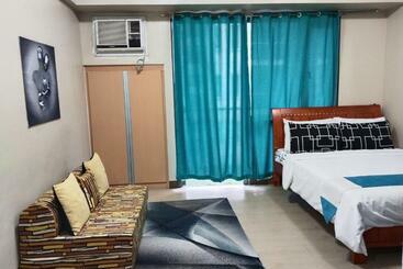 מלון דירות Lena’s Condotel