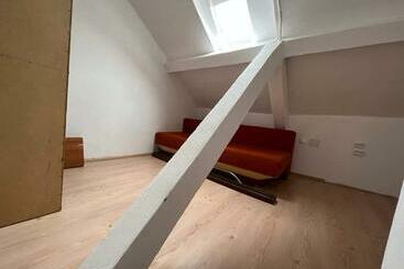 Apartamentos turísticos Cristina Cazare Proprietar