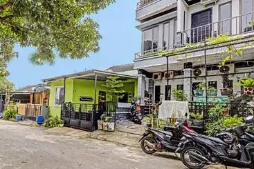 Otel Oyo 91363 Lia Stay Syariah