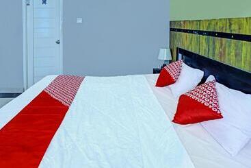 Hotel Oyo 91363 Lia Stay Syariah