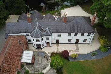 پانسیون Rainworth Lodge