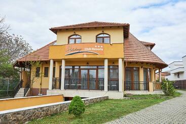 پانسیون Holidays Club Resorts