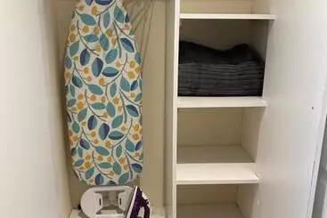 ペンション Vibrant Single Room Only For One Adult