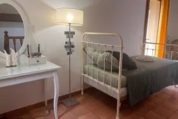 Aamiaismajoitus (B&B) Le Mazet De Choubouloute