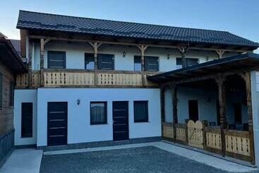 膳宿费 Casa De Lângă Pădure