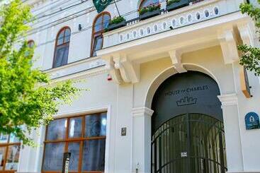 هتل House Of Charles