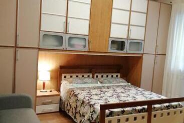 膳宿费 Ivana Home