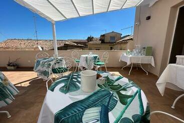 Bed and Breakfast De Loca Rooms