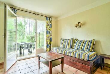 Apartamente turistice Les Maisons Du Domaine Du Golf De Pinsolle   Maeva Home   Maison 3 Pièces 6 964