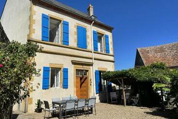 Turistlägenheter Maison De Famille Au Cœur Du Bourbonnais, 18ème Siècle, Charme Et Confort, Proche Loisirs Et Commerc
