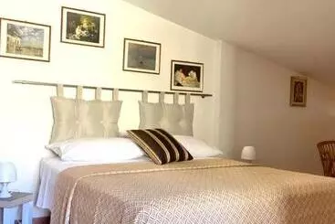 Bed and Breakfast Via Grottella 81   In Locazione Turistica